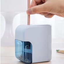 得力（deli）0714 乐素系列电动削笔机 电池驱动自动铅笔削笔器/转笔刀/卷笔刀 颜色随机